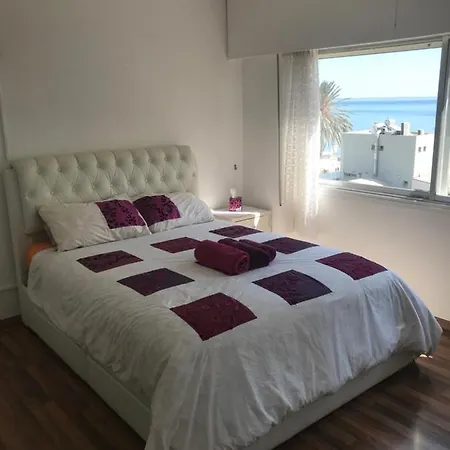Lägenhet Blue Lagoon One Bedroom Larnaca